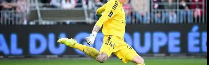 34岁老门神压哨转会！维拉截胡利兹联签下法甲功臣，大马丁离队倒计时？