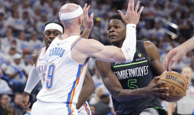 雷霆先抑后扬拿捏高端局 狼队阵容硬伤一战全暴露？