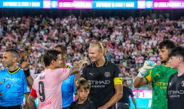 欧冠决赛战术解析：曼城如何利用数据驱动的战略击败对手？