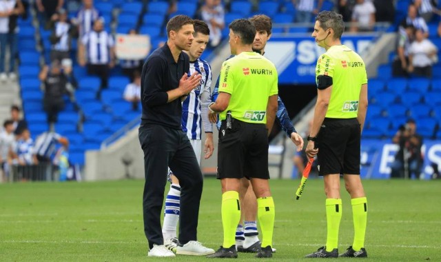 里程碑！琼阿梅尼西甲出战100场，老佛爷为其颁发纪念球衣