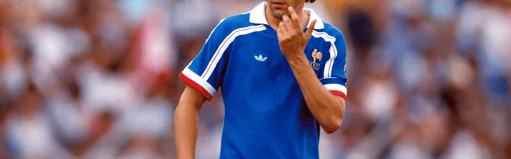 盘点足球史上15位最伟大的10号，齐达内排名第五，前三实至名归