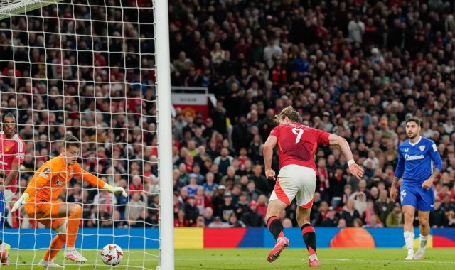 曼联3000万英镑转会计划获支持，霍伊伦德信心下滑