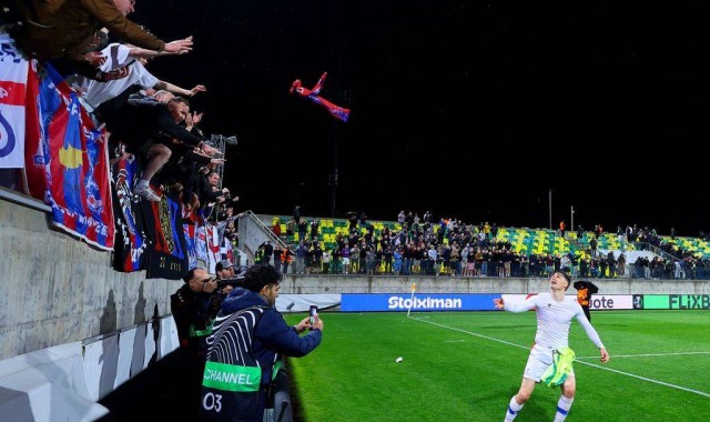 欧协联1/8决赛次回合：水晶宫加时2-1九人AEK拉纳卡进欧协联8强 萨尔双响