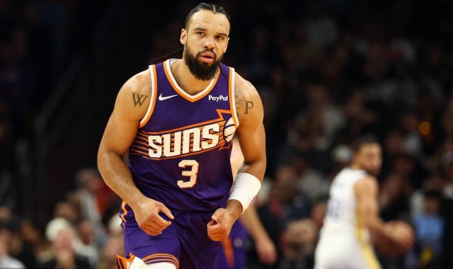 生死时刻库里胸口被狄龙重锤 勇士遭遇三连败