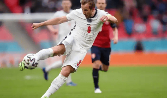 周五008德甲焦点！拜仁主场迎战“克星”门兴，凯恩缺阵，比分进球数精准剖析