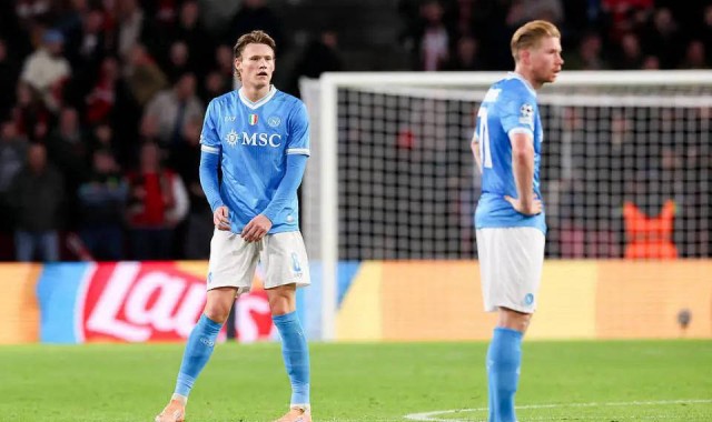 那不勒斯2-6惨败埃因霍温，意甲冠军28年来最丢脸一战