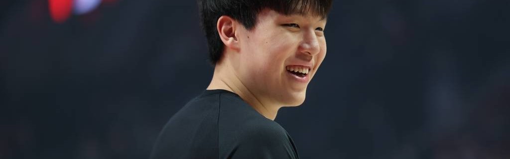 杨瀚森2米16背运过人！乐福：这是天赋 太不可思议了