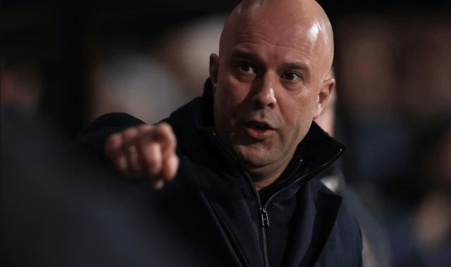 卡拉格最新点评斯洛特：若无缘欧冠，帅位将面临严峻考验