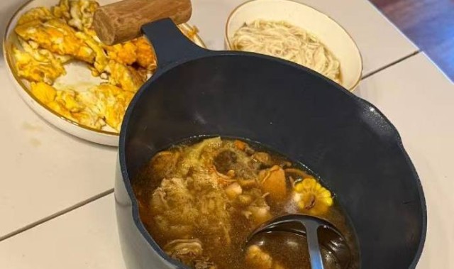 杨瀚森身处美国晒“家的味道” 季前赛首战对阵勇士