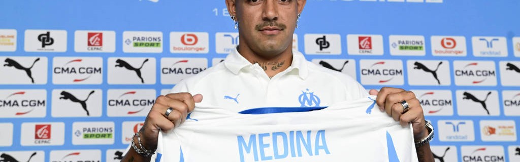 法甲马赛为新援法昆多·梅迪纳召开发布会
        
    法甲马赛为新援法昆多·梅迪纳召开发布会