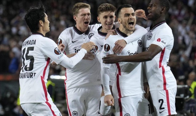 德甲：勒沃库森VS法兰克福比分预测足球分析