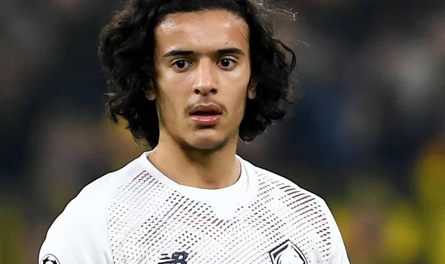 转会11：英超双雄加入法甲17岁小将争夺战曼联中场猎物被标天价