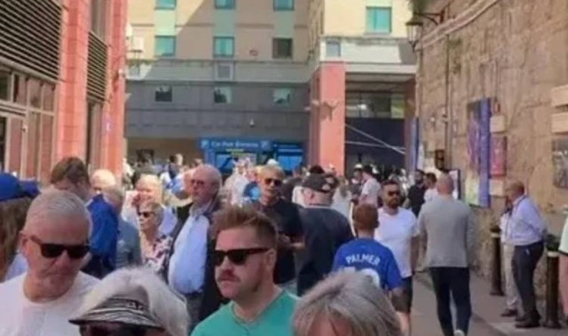 太阳报：切尔西手机APP票务系统瘫痪，数千球迷无法验票进场