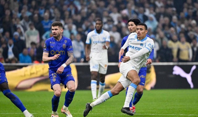 法甲最新积分榜更新：朗斯逆转登顶，冠军争夺激烈异常