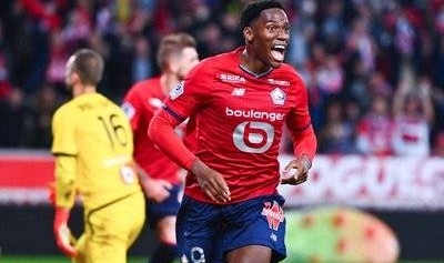 法甲焦点战：里尔主场阻击巴黎圣日耳曼，争冠与欧战资格双线激战