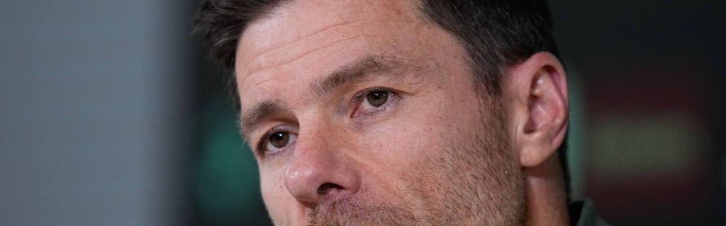 阿隆索解雇背后的真相：皇马更衣室权力斗争的内幕解析